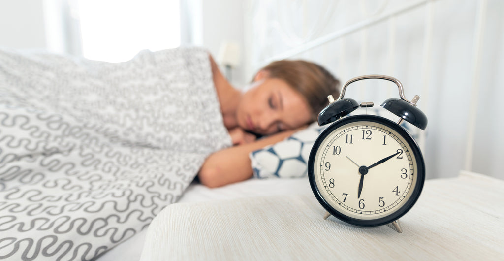 Daylight Savings Time & Your Sleep Cycle: How to Adjust and Thrive ⏰ 😴