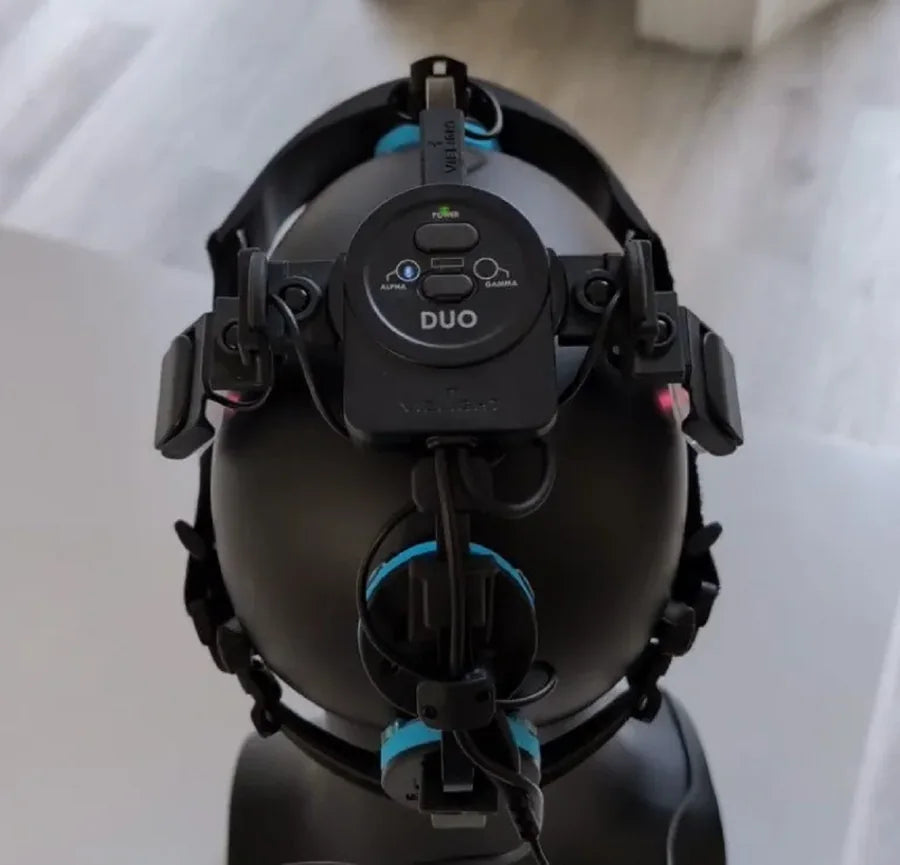 Vielight Neuro Duo 4 DUO controller showing the Gamma and Alpha mode selection